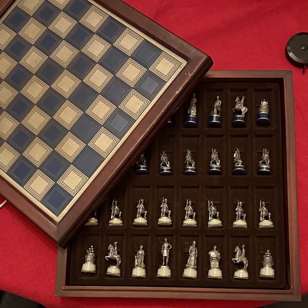 Civil War Chess Set 1983 - Picture 2 of 11
